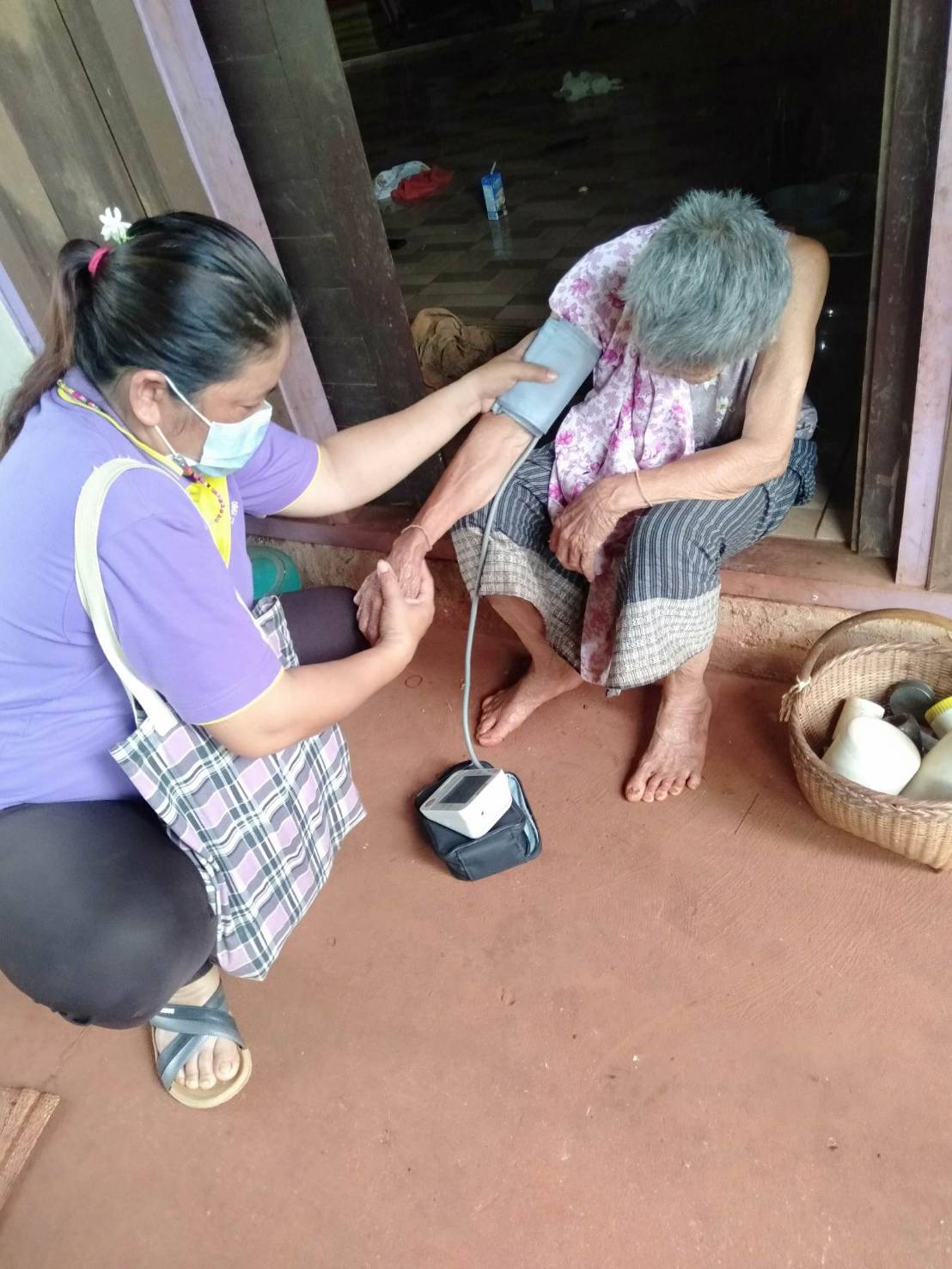 กิจกรรมการดูเเลผู้สูงอายุที่อยู่ในภาวะพึ่งพิง