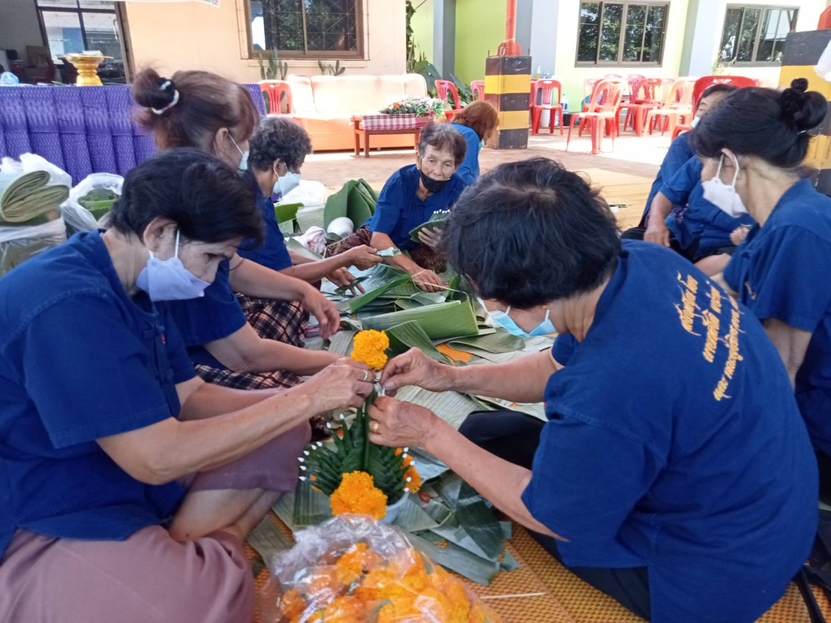 โครงการส่งเสริมอาชีพให้กับผู้สูงอายุตำบลลำเพียก หลักสูตร “การทำบายศรีปากชาม และบายศรีมงคล”